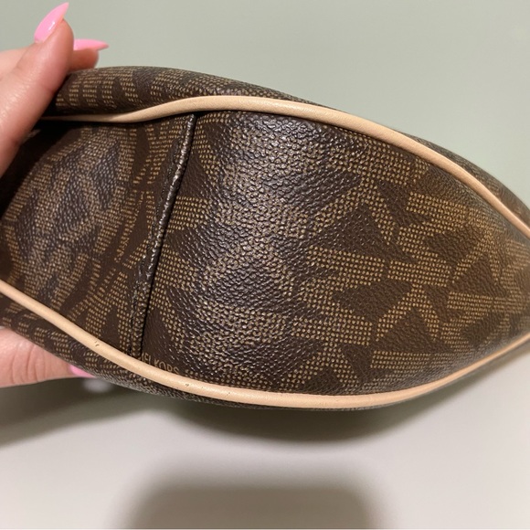 Michael Kors Jet Set Brown Convertible Shoulder Bag - Picture 4 of 16